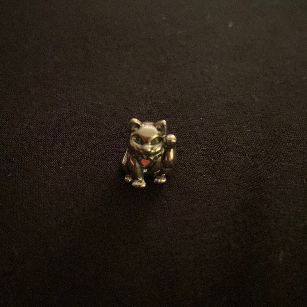 Pandora cat with enamel heart charm
